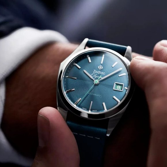 🚫SOLD🚫Zodiac Olympos Automatic Three-Hand Date, Blue Leather Watch ZO9711 - Picture 5 of 7